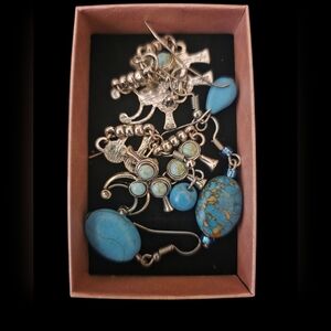 Elegant Turquoise and Silver Necklace And Earrings Bundle
